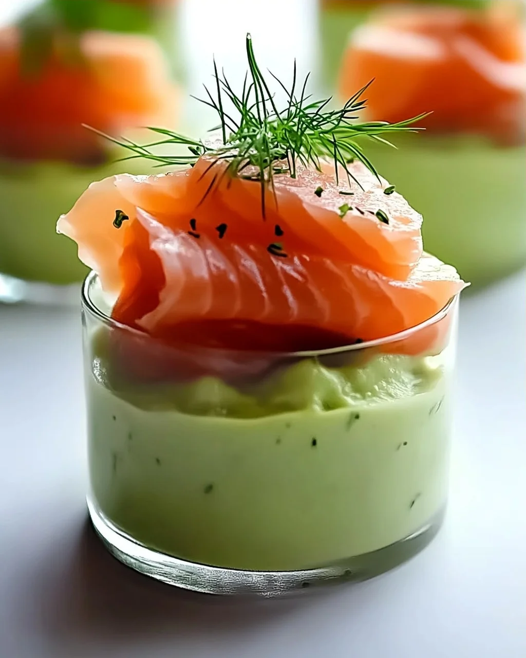 Verrine de saumon fumé et crème d’avocat irrésistible à Noël